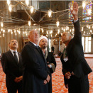 Kongeparet fikk en omvisning Den blå moské (Foto: Lise Åserud, NTB scanpix)